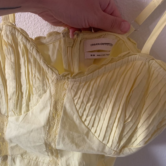 NWOT Urban Outfitters Yellow Romper - Picture 8 of 8